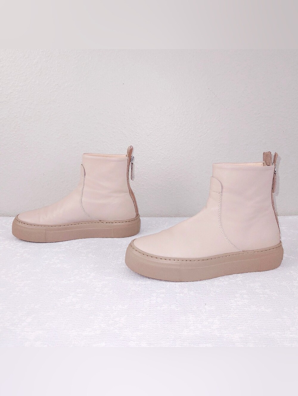 AGL Meghan Platform Sneaker Bootie US 7.5